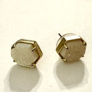 Kendra Scott stud earrings, Excellent Condition